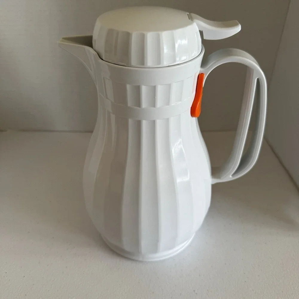 Insulated Thermal Pitcher White 44 oz Bakers and Chefs USA made